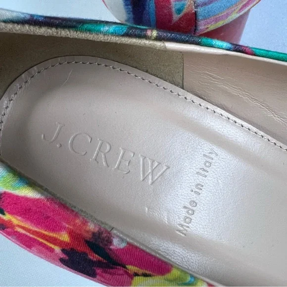 J. Crew Lucite Heel Ratti Painted Pineapple
Pump 9.5 NEW
$268 now $125 - Picture 7 of 11
